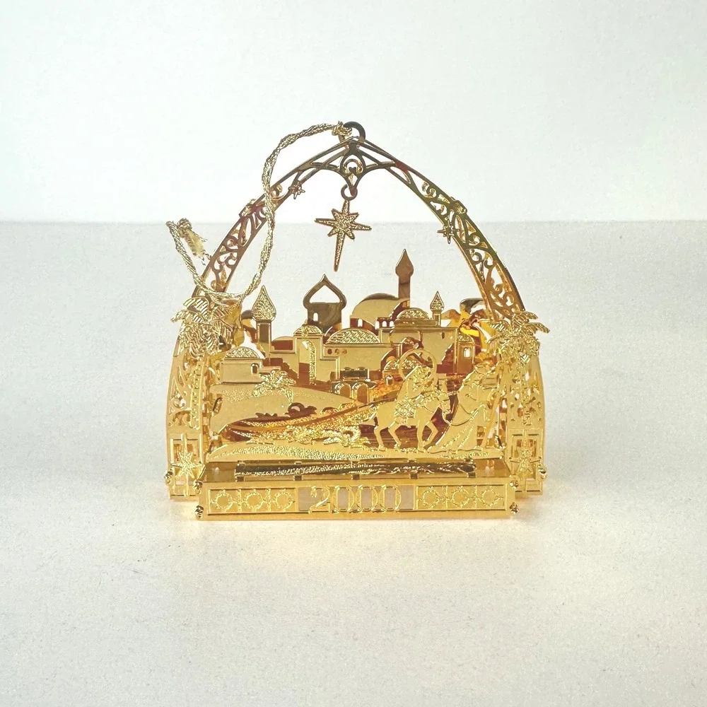 Danbury Mint 2000 Gold Tone Nativity Bethlehem Christmas‎ Ornament with Box